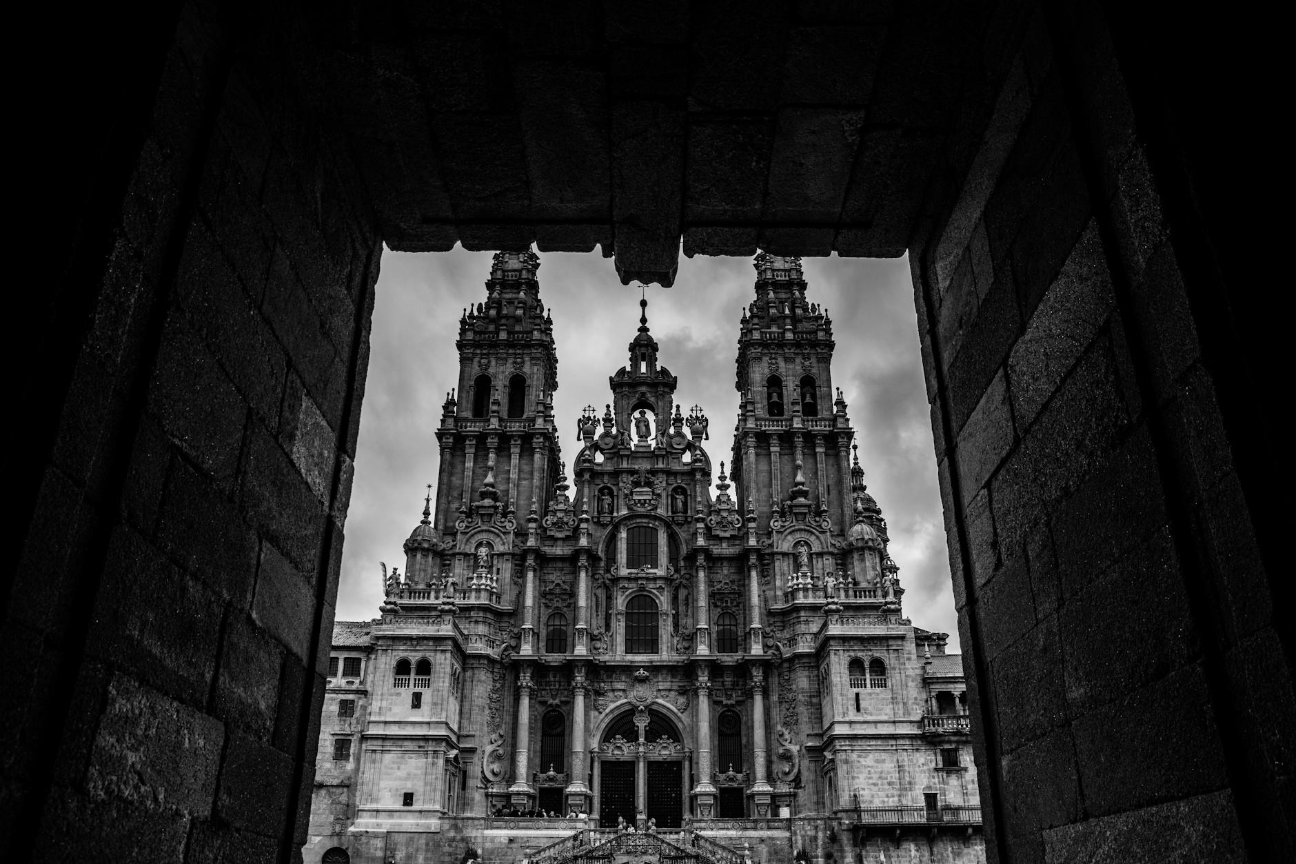 Monochrome view of the iconic Santiago de Compostela Cathedral, an architectural wonder.